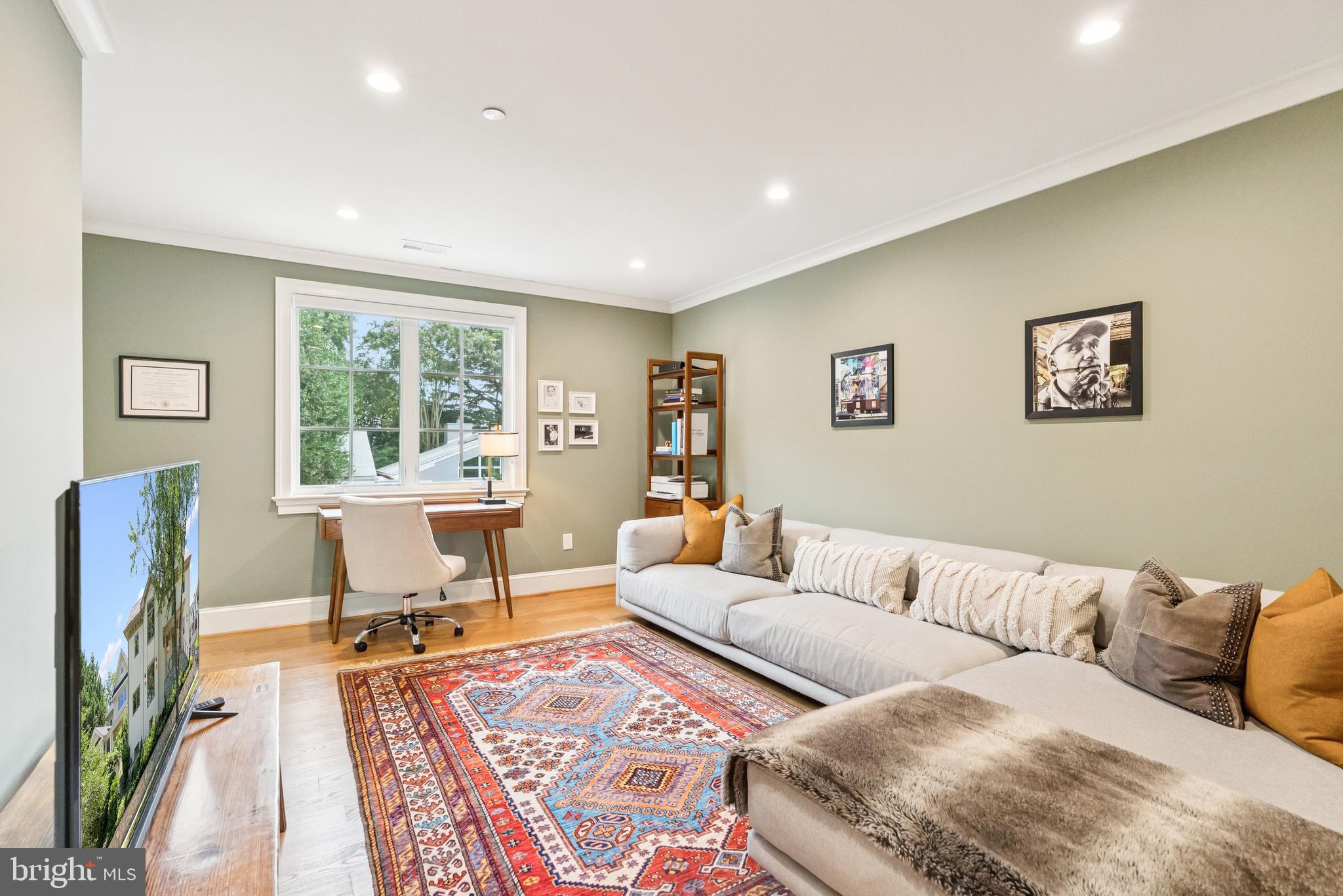 5537 HAWTHORNE PLACE NW