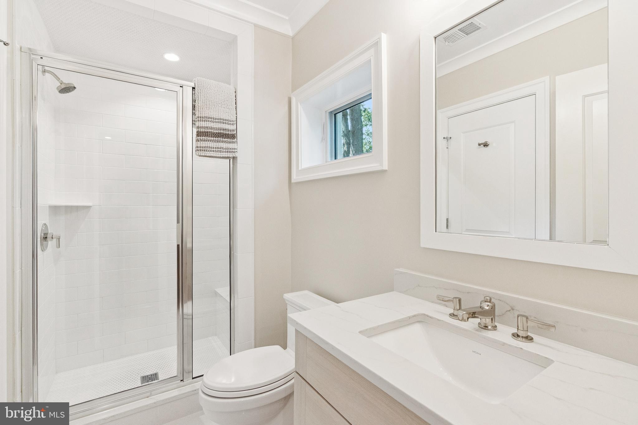 5537 HAWTHORNE PLACE NW