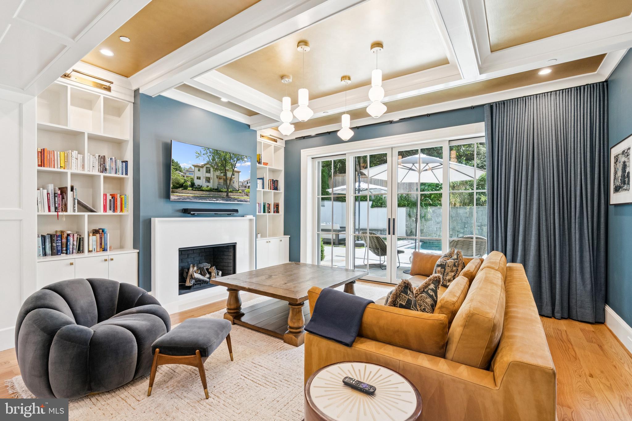 5537 HAWTHORNE PLACE NW