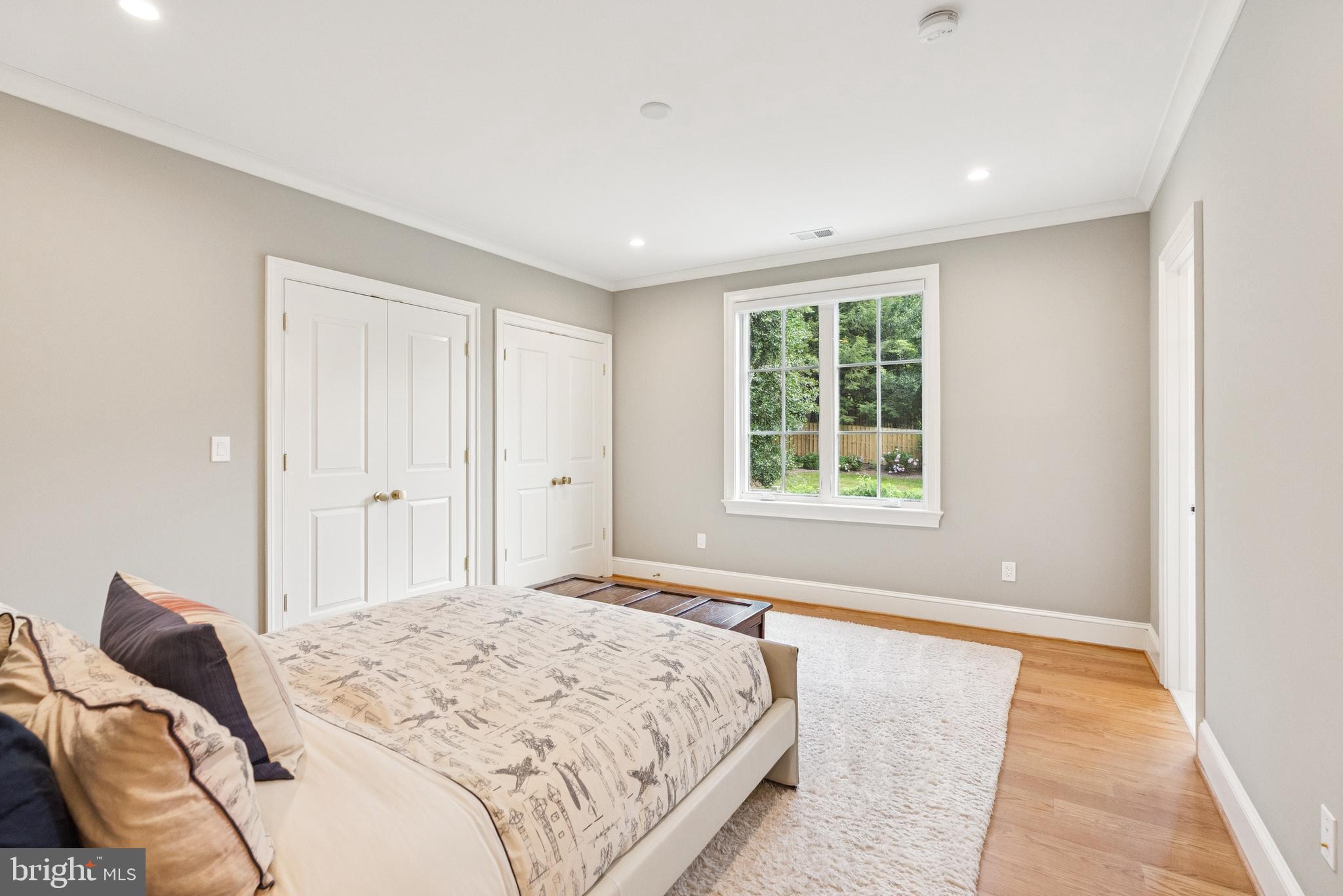 5537 HAWTHORNE PLACE NW