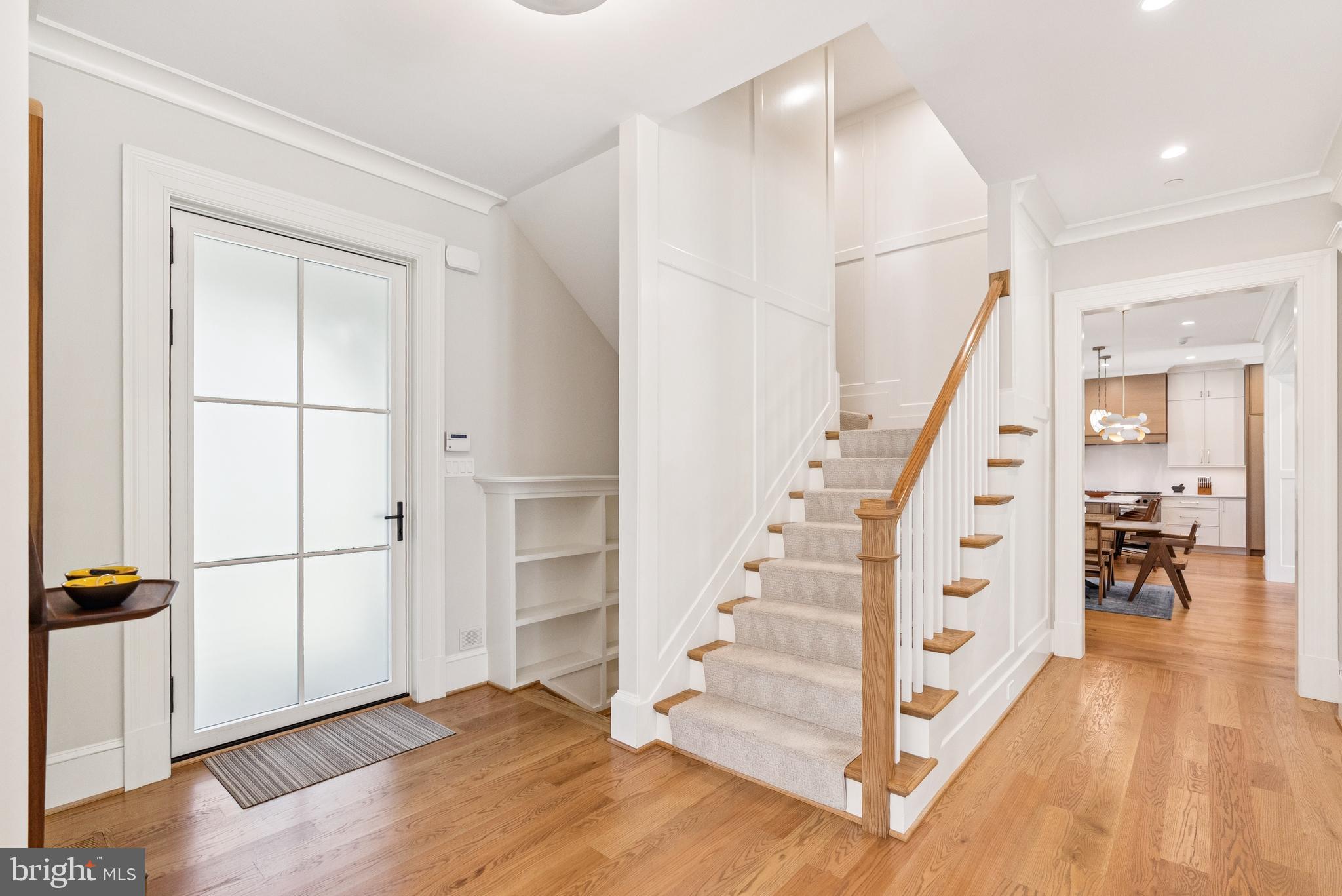 5537 HAWTHORNE PLACE NW