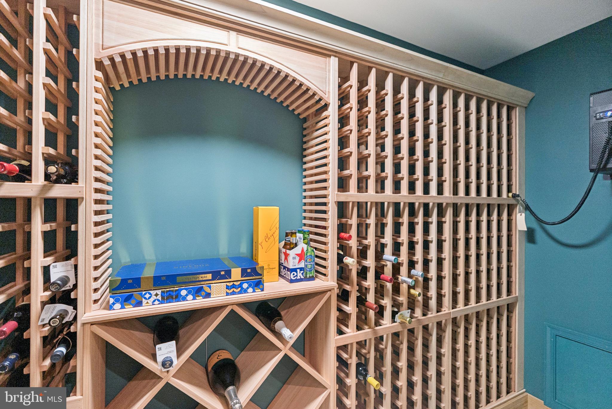 5537 HAWTHORNE PLACE NW