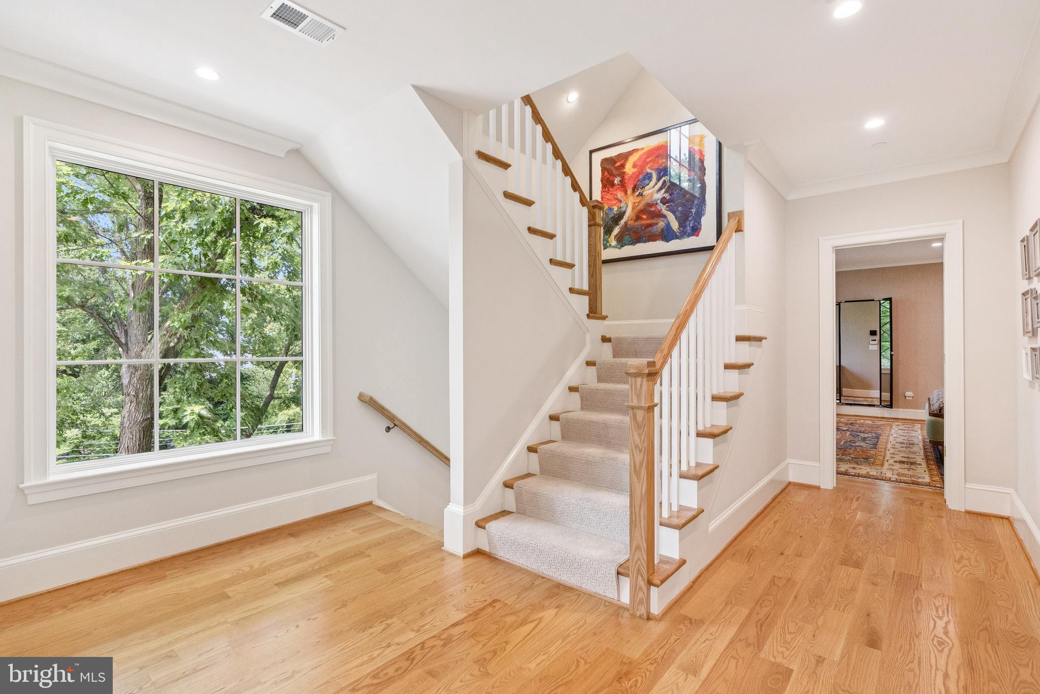 5537 HAWTHORNE PLACE NW