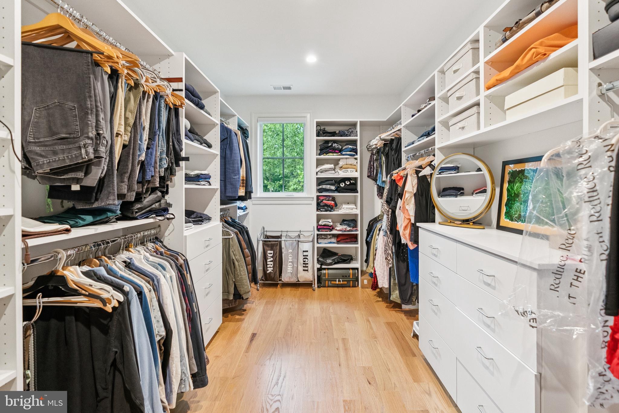 5537 HAWTHORNE PLACE NW