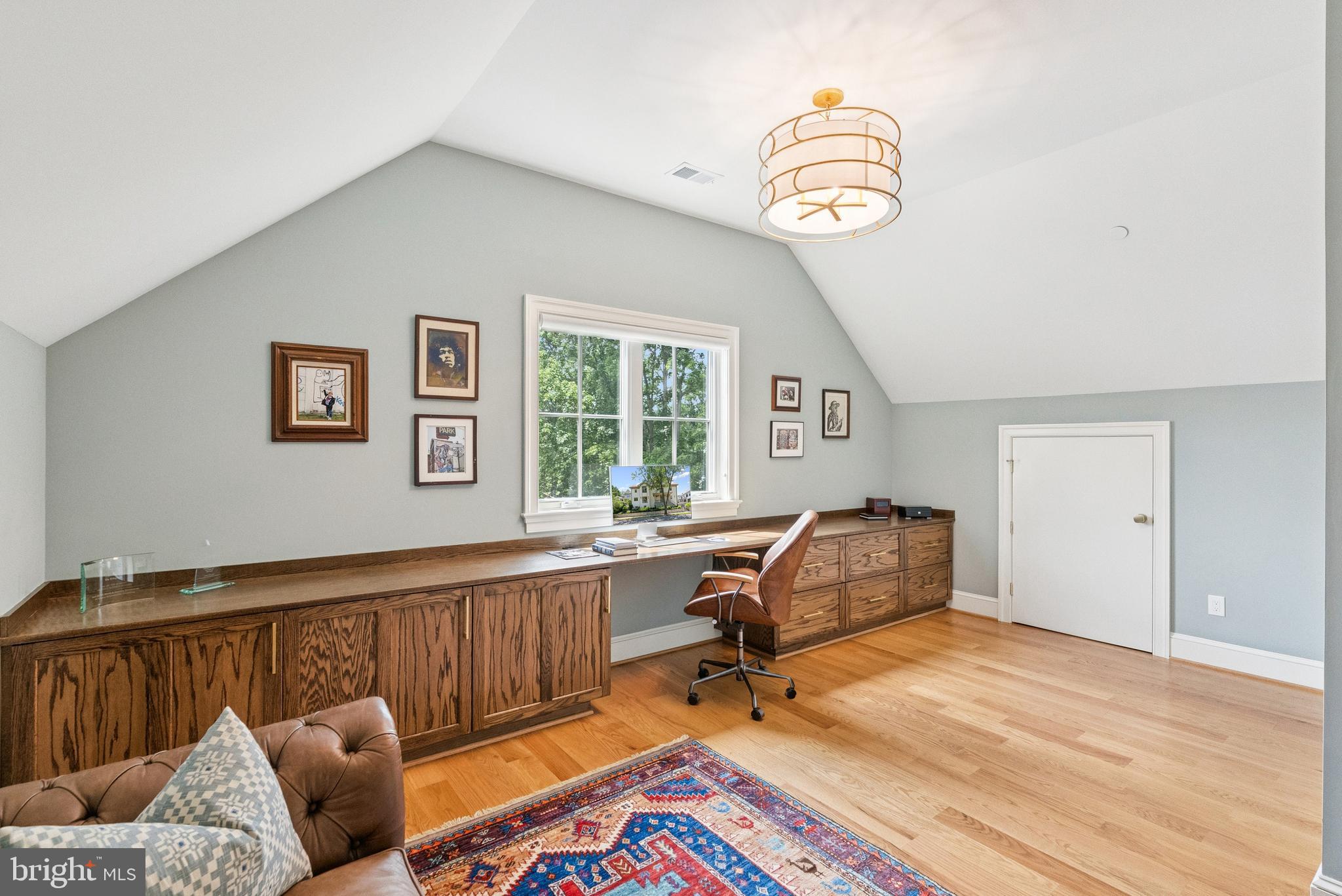 5537 HAWTHORNE PLACE NW