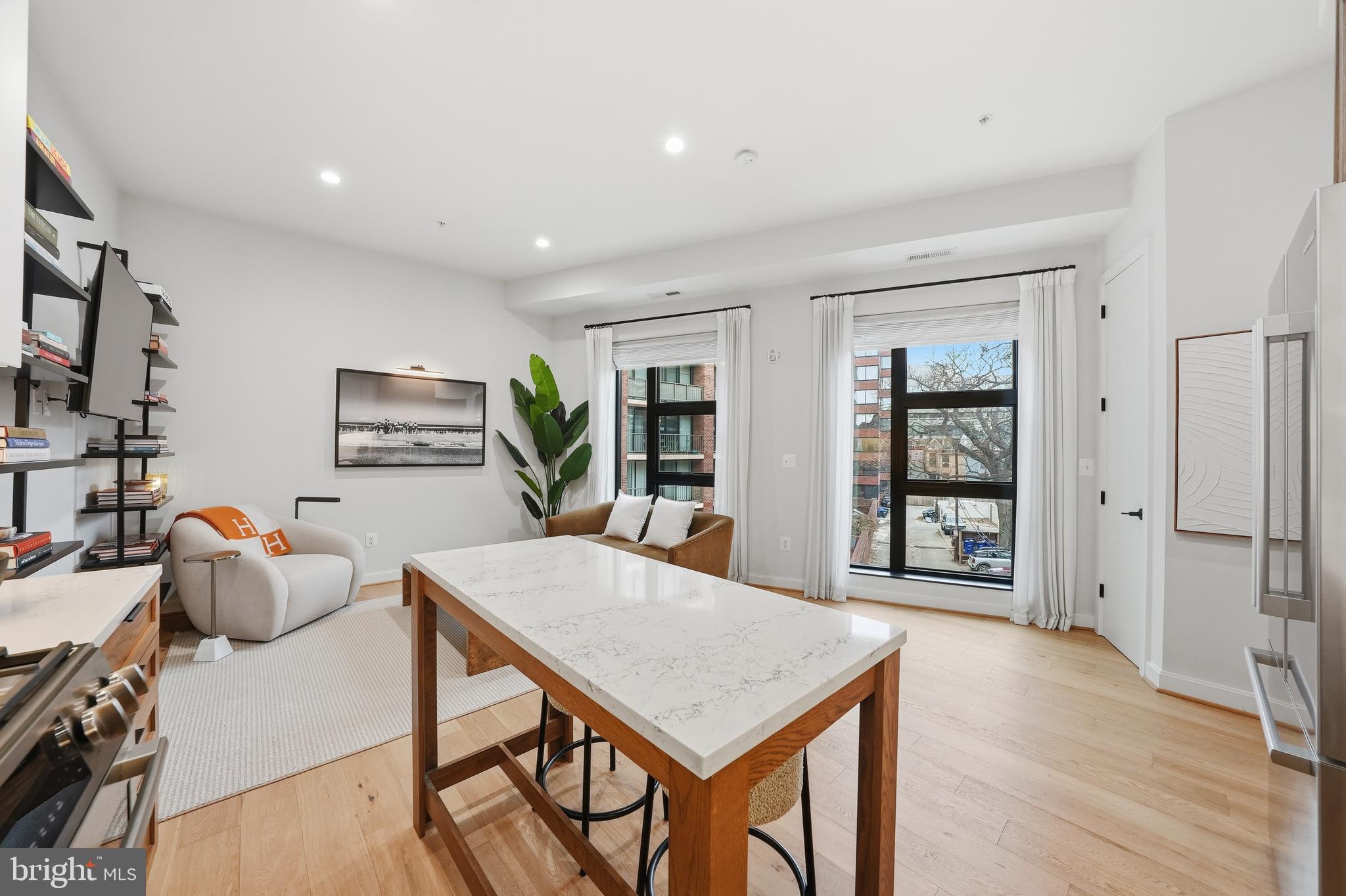 2525 PENNSYLVANIA AVENUE NW 301