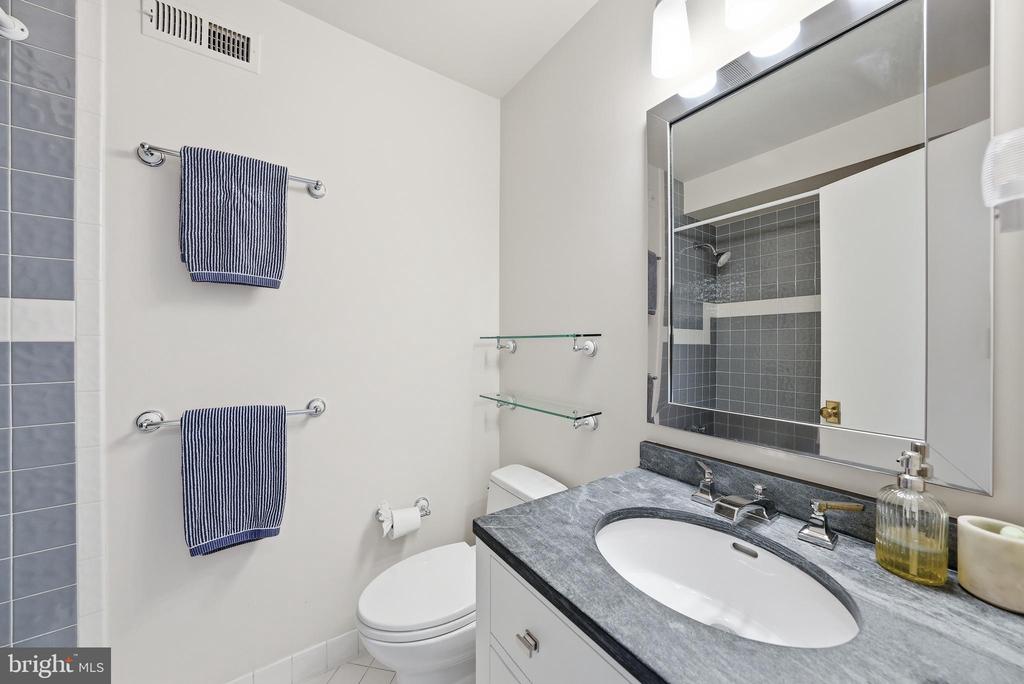 2806 27TH STREET NW