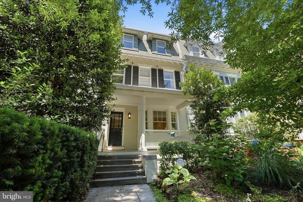 2806 27TH STREET NW