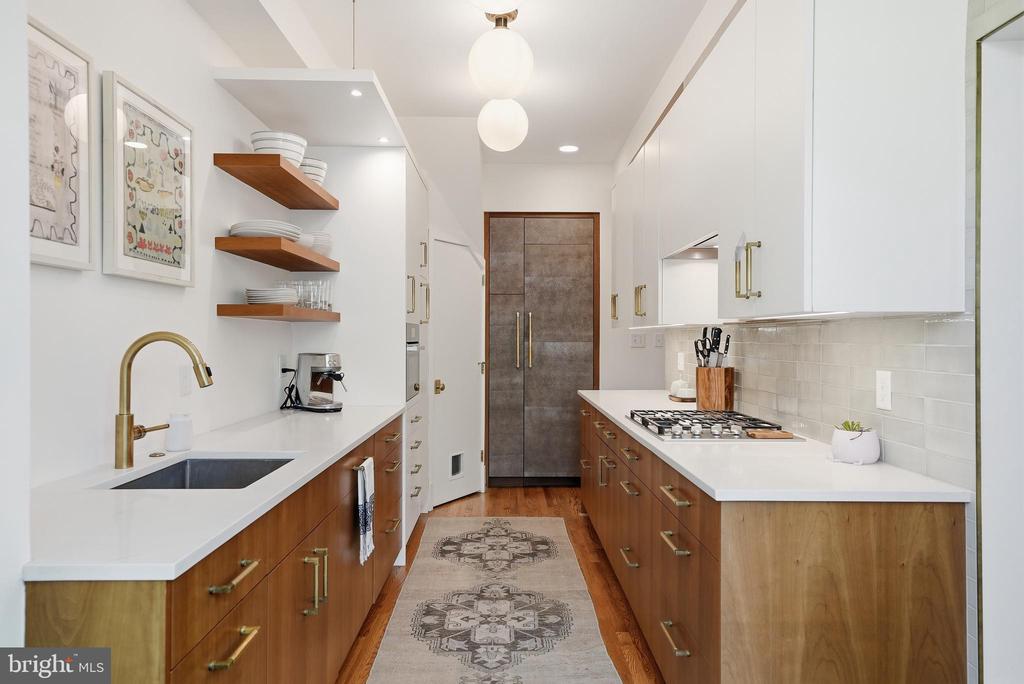 2806 27TH STREET NW
