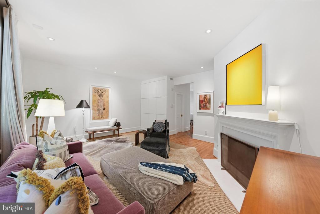 2806 27TH STREET NW