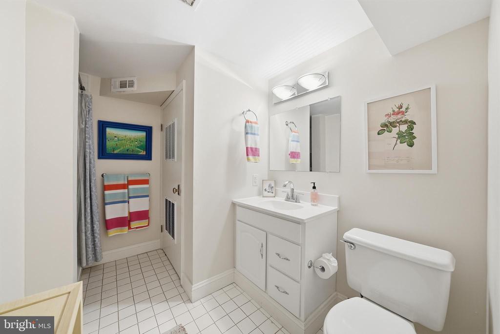 2806 27TH STREET NW