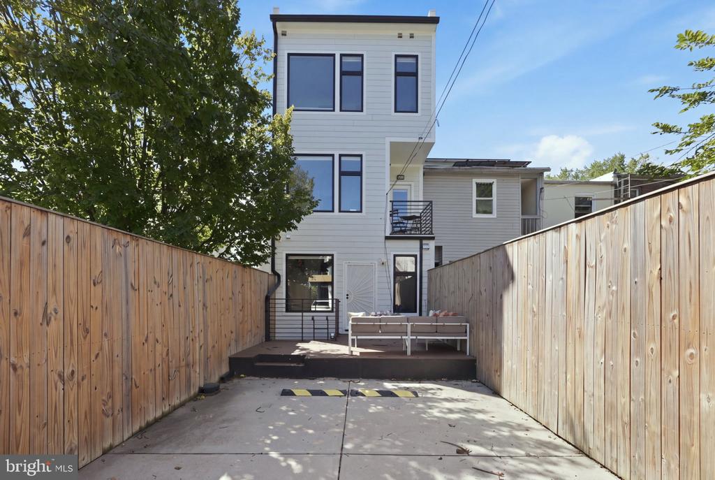 623 COLUMBIA ROAD NW