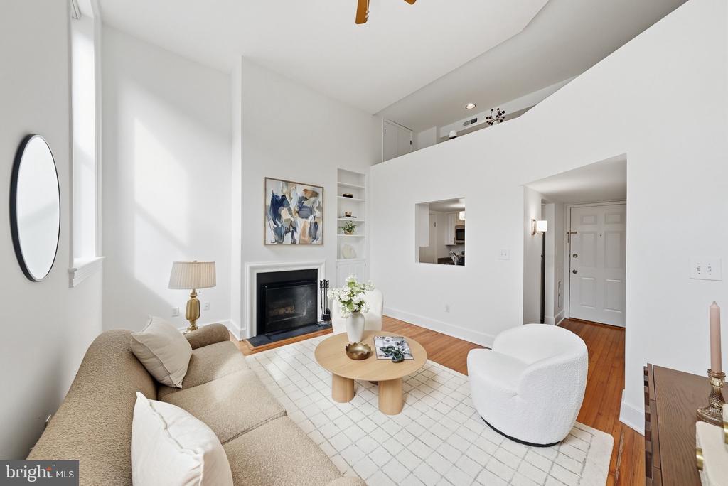 301 G STREET NE Unit: 11