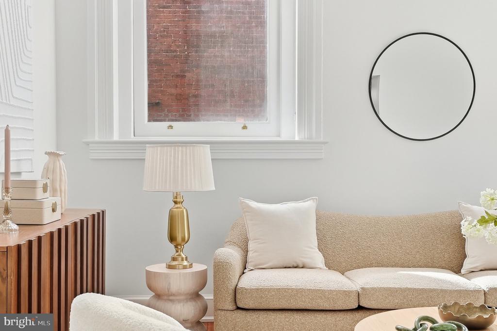 301 G STREET NE Unit: 11