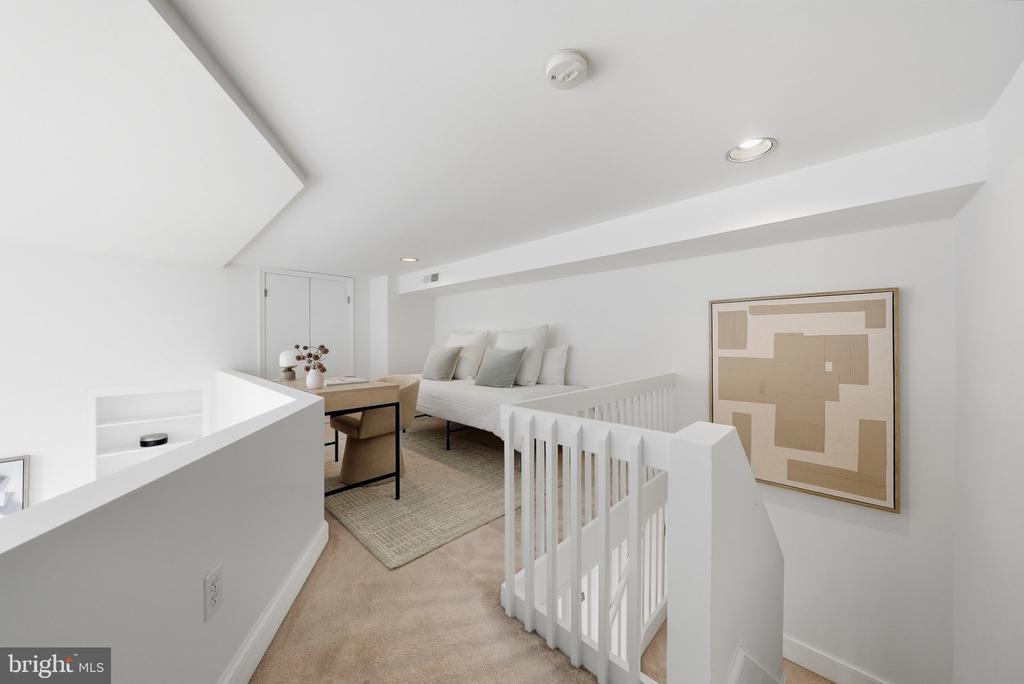 301 G STREET NE Unit: 11