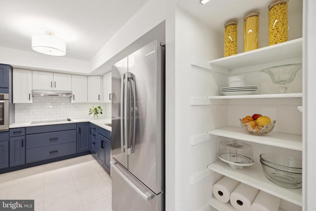 4956 SENTINEL DRIVE 9-401