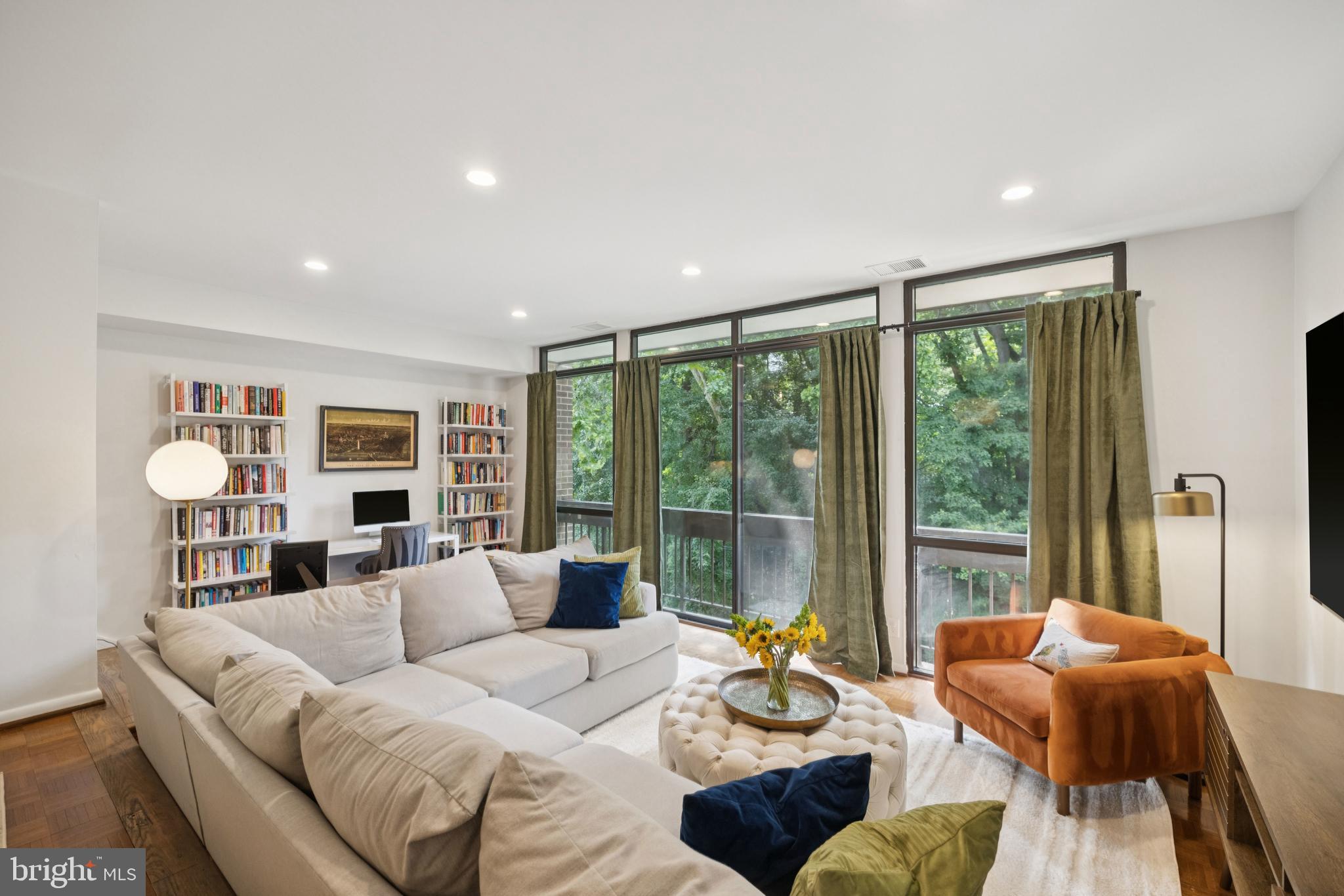 4956 SENTINEL DRIVE 9-401