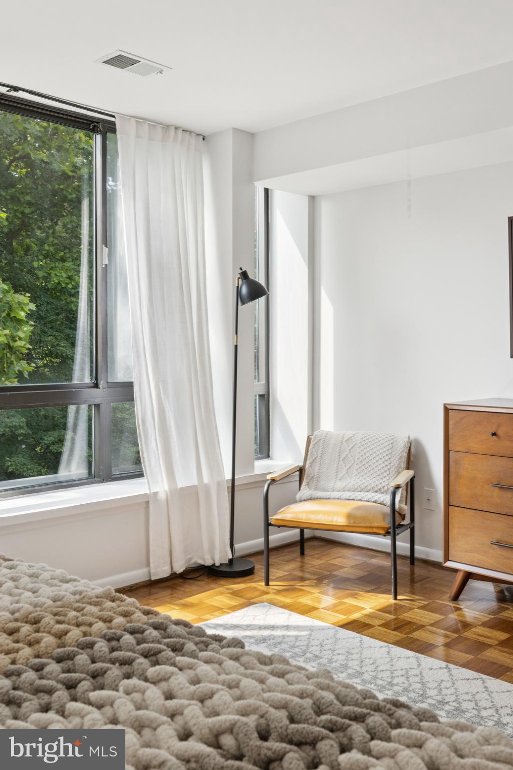 4956 SENTINEL DRIVE 9-401