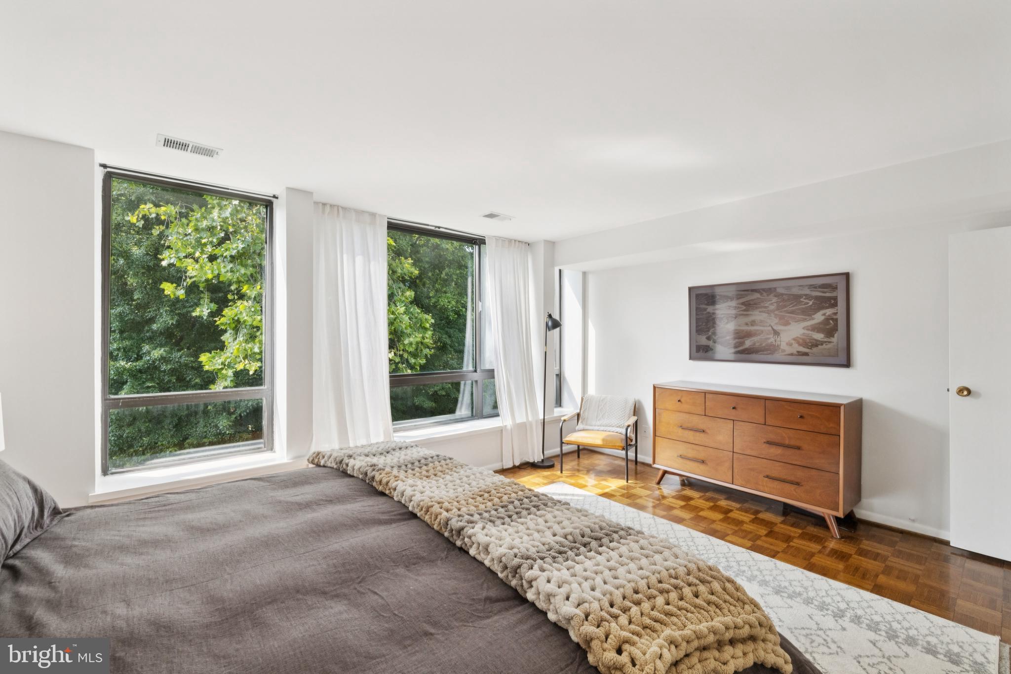 4956 SENTINEL DRIVE 9-401