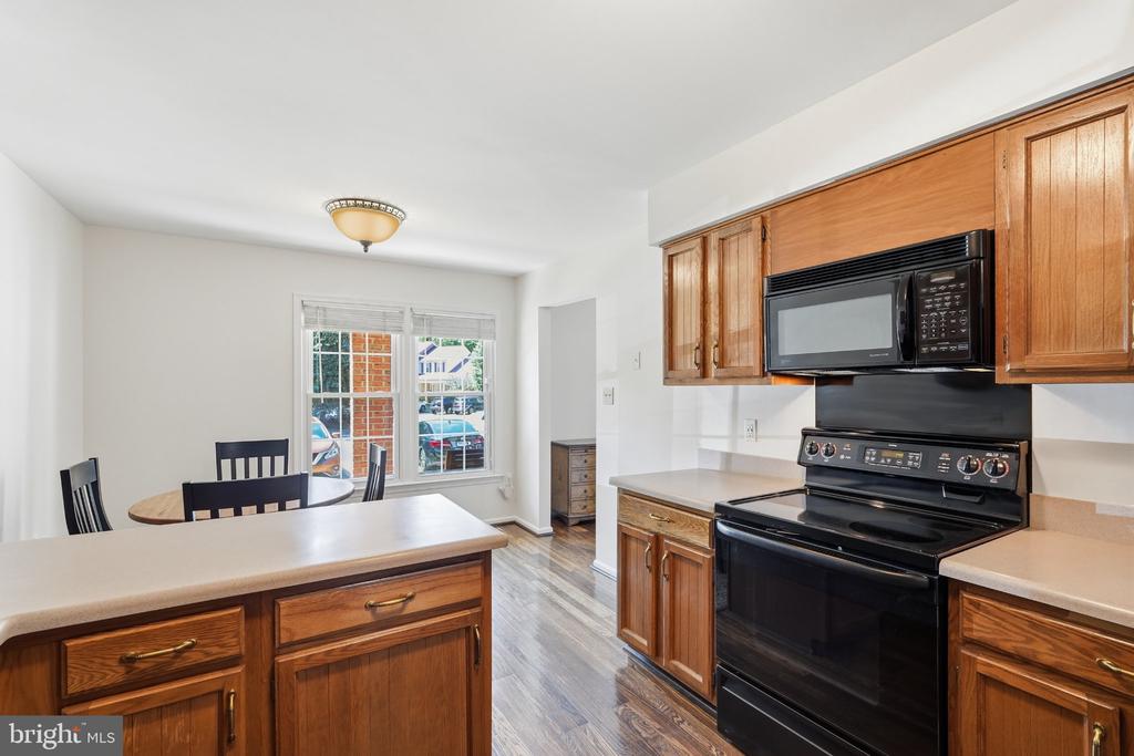12237 TILDENWOOD