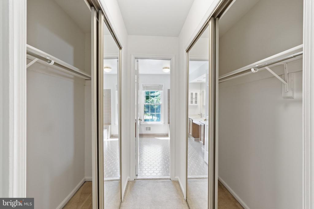 12237 TILDENWOOD