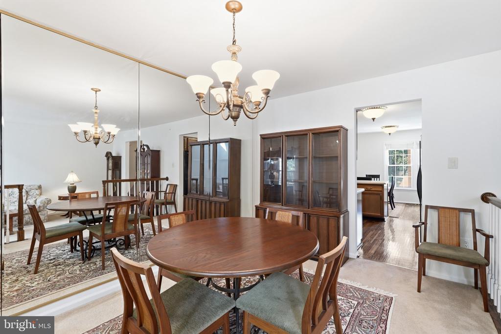 12237 TILDENWOOD