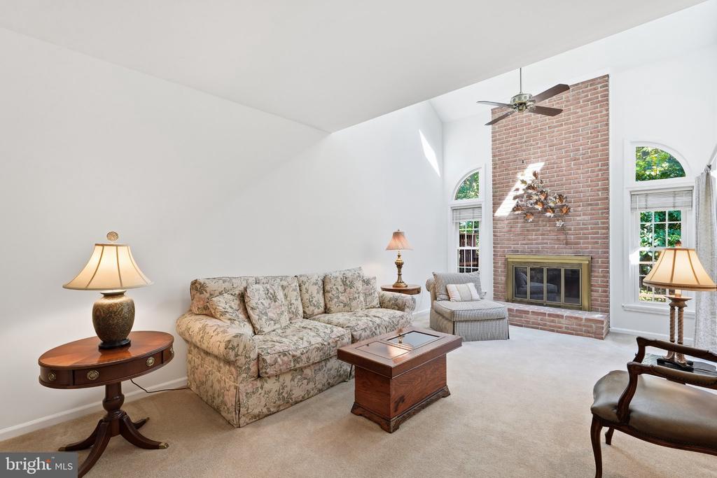 12237 TILDENWOOD