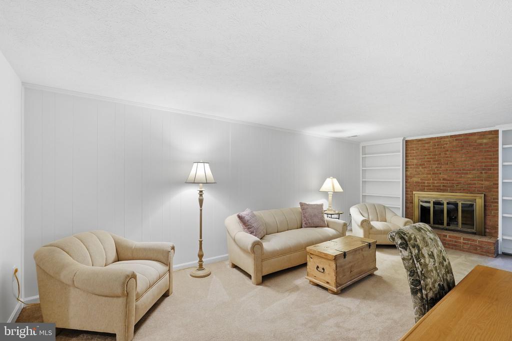 12237 TILDENWOOD