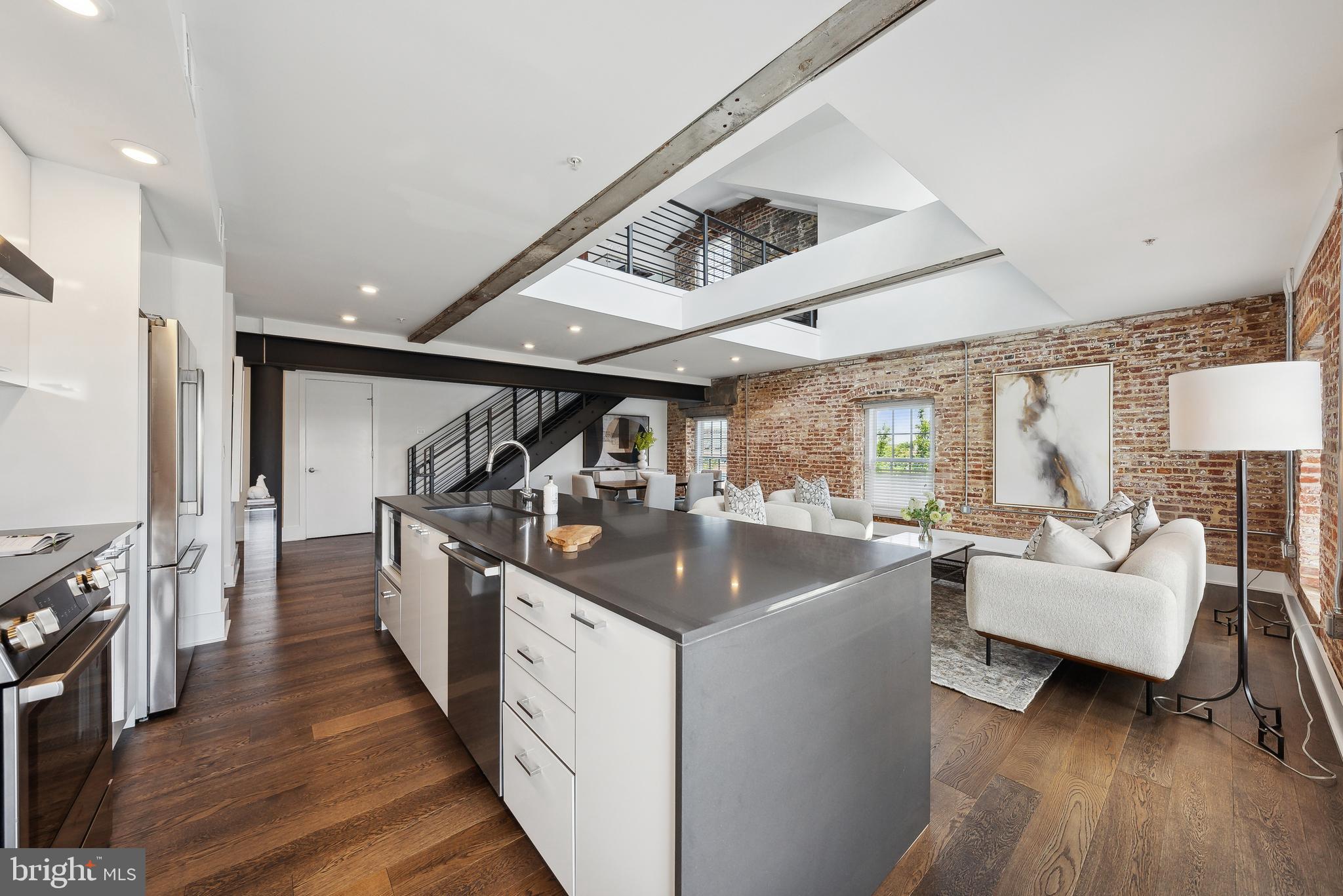 515 N WASHINGTON STREET 401