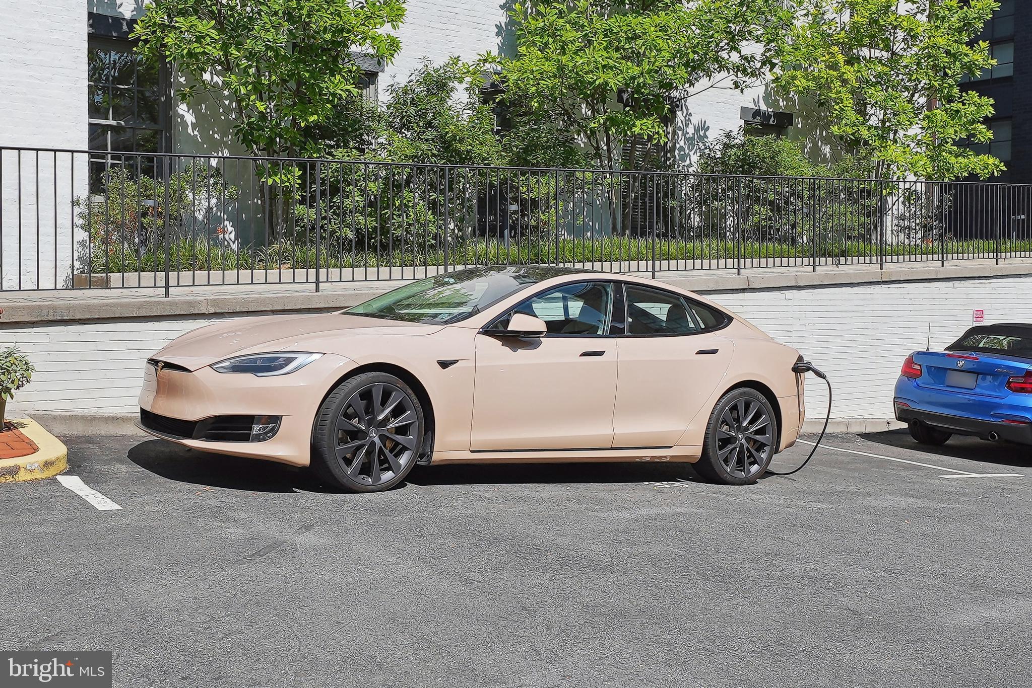 515 N WASHINGTON STREET 401