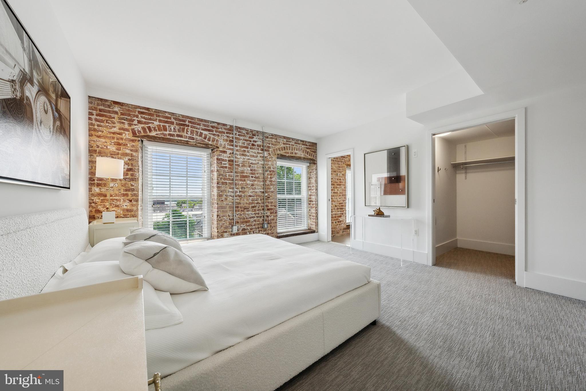 515 N WASHINGTON STREET 401