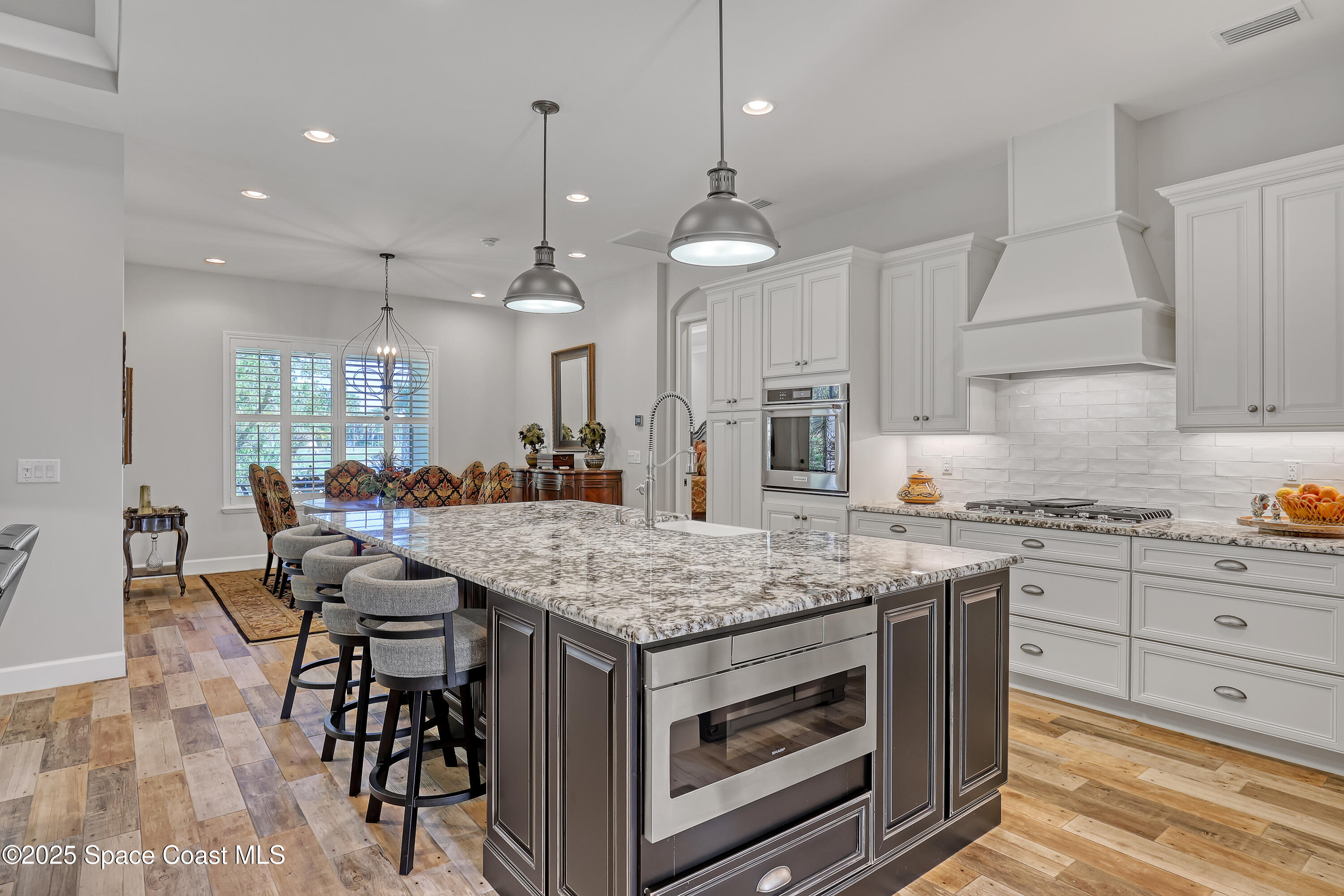 841 Aquarina Boulevard