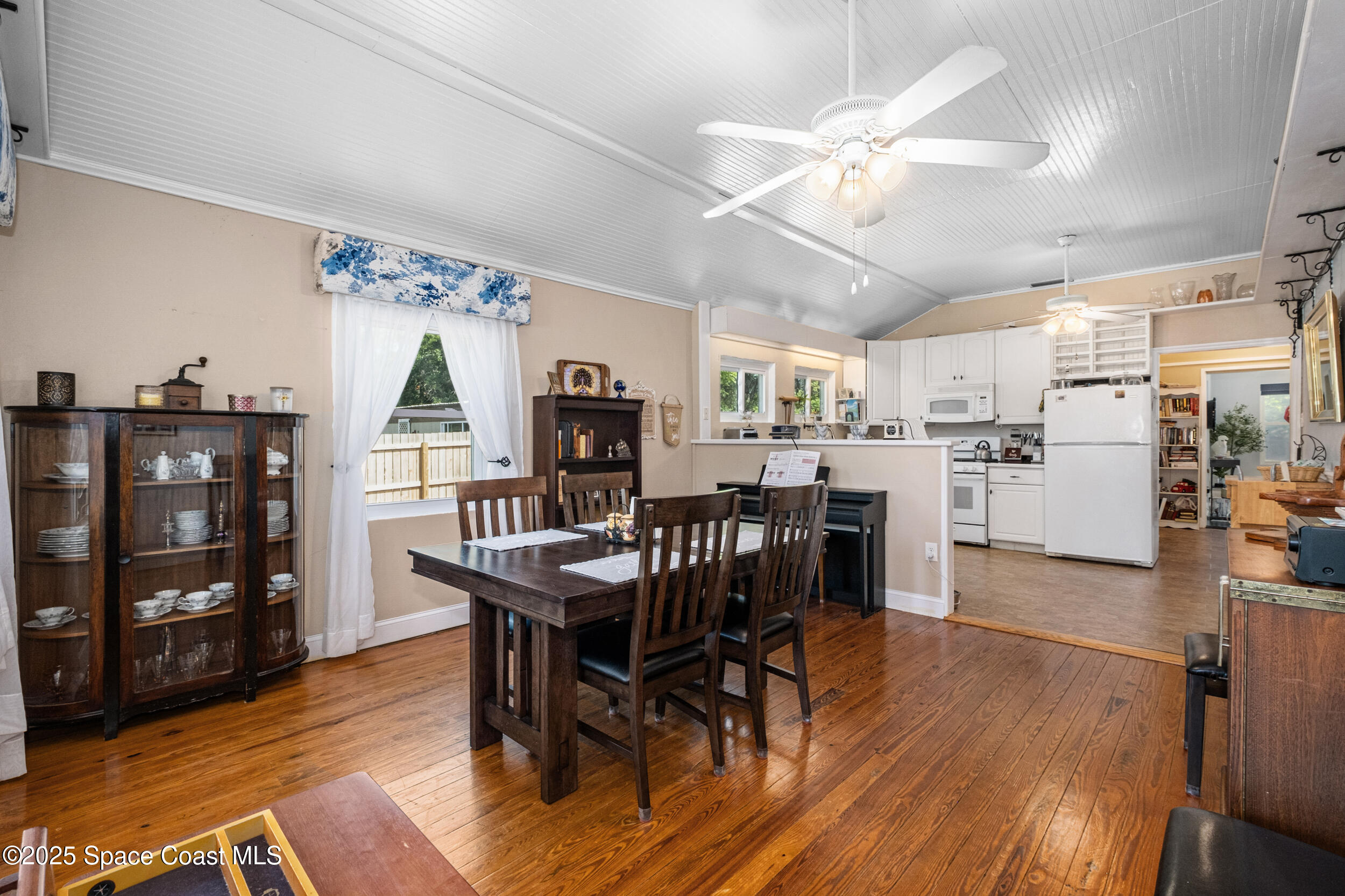 415 Canaveral Groves Boulevard