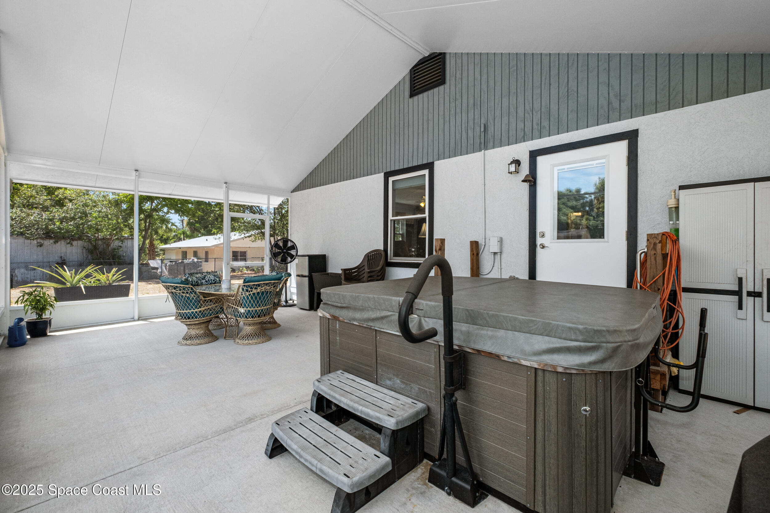 415 Canaveral Groves Boulevard