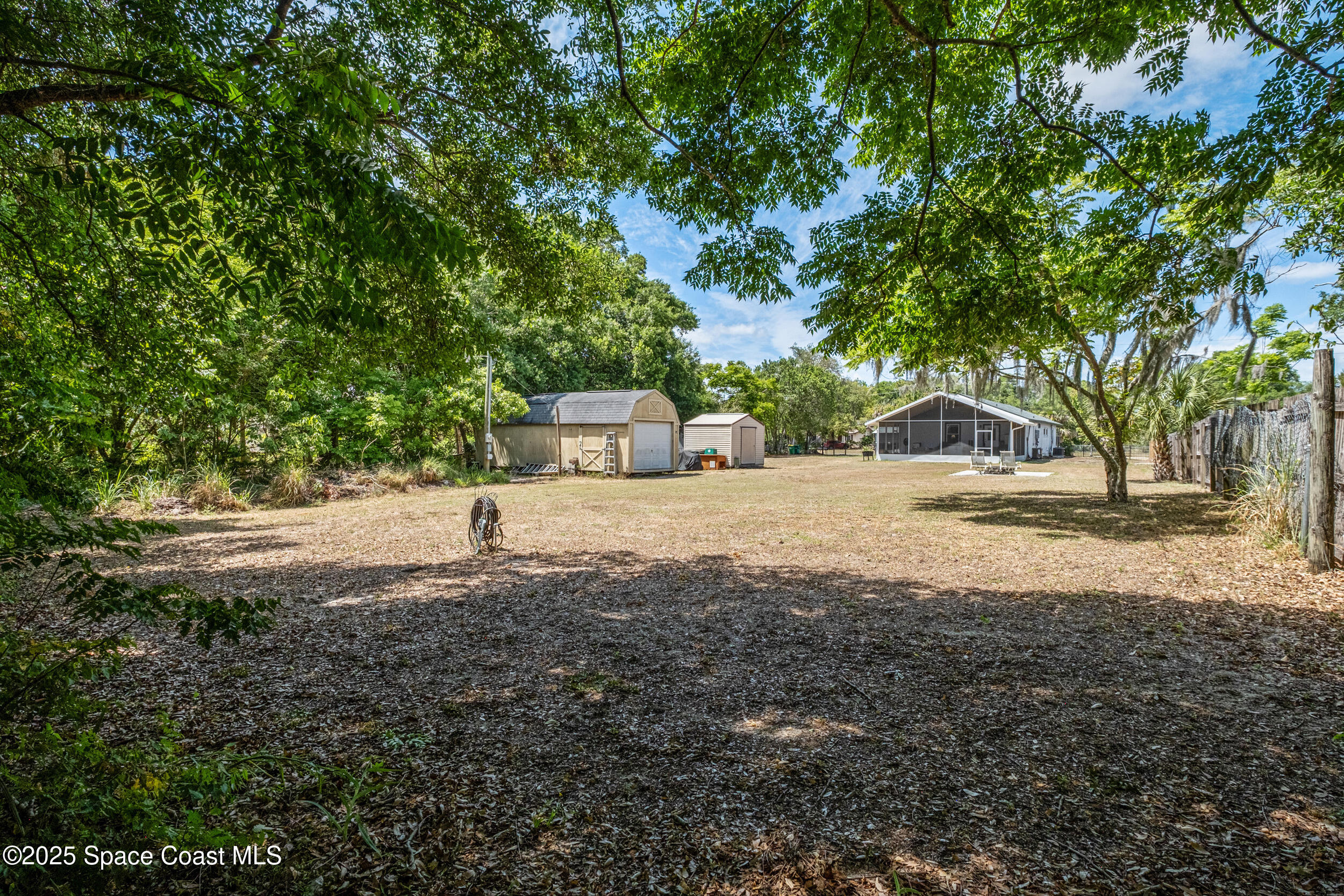 415 Canaveral Groves Boulevard