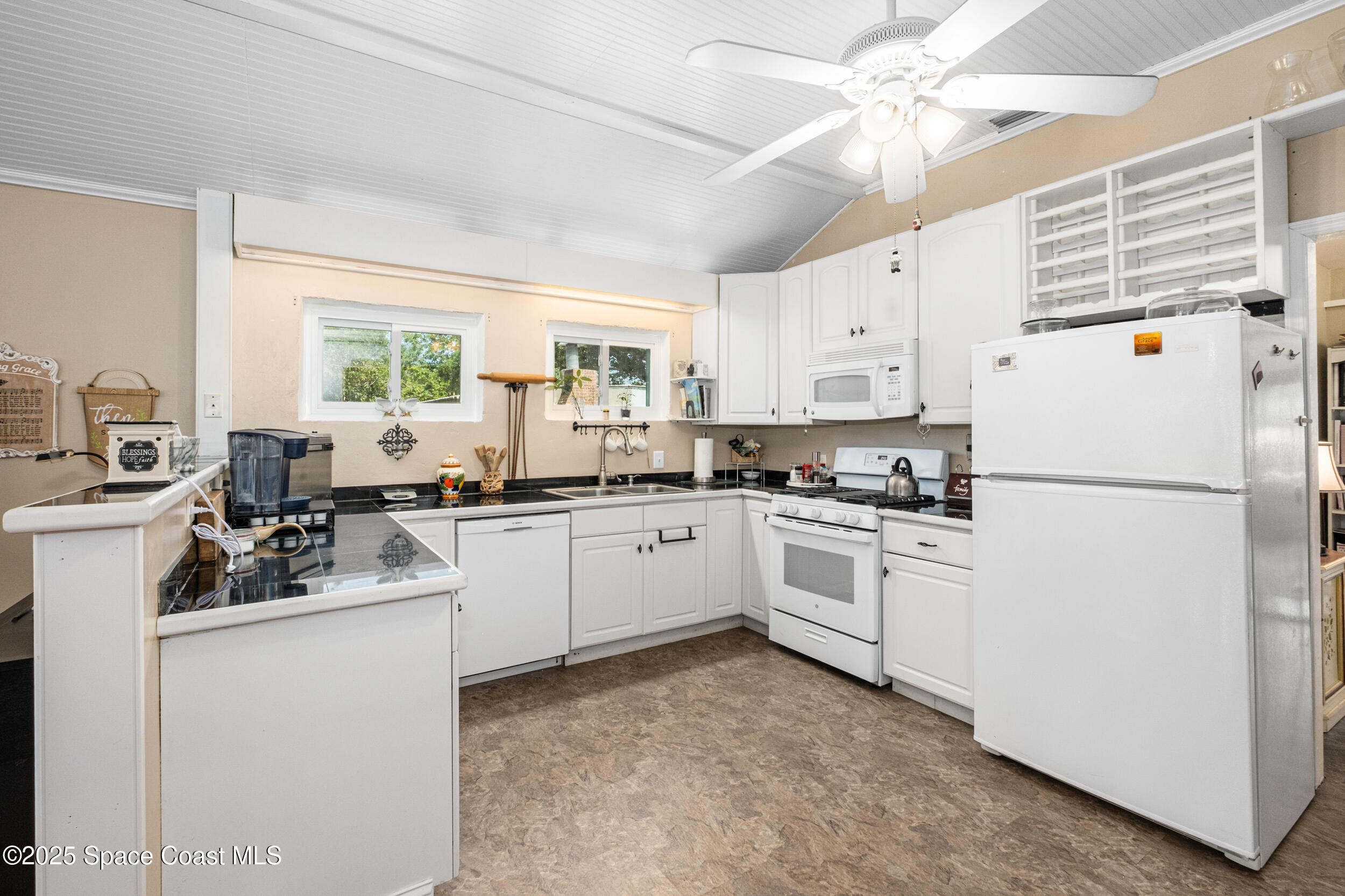 415 Canaveral Groves Boulevard