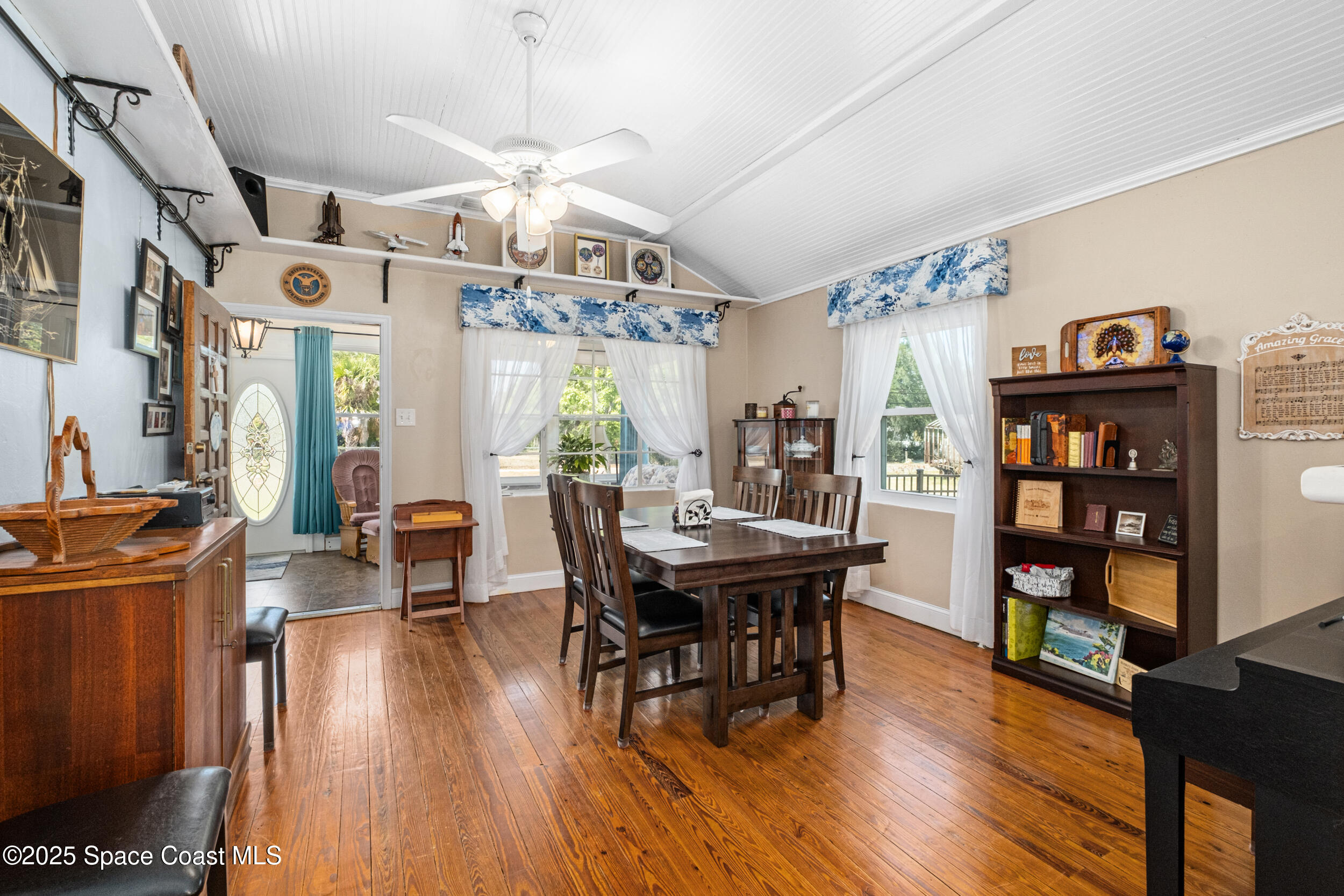 415 Canaveral Groves Boulevard