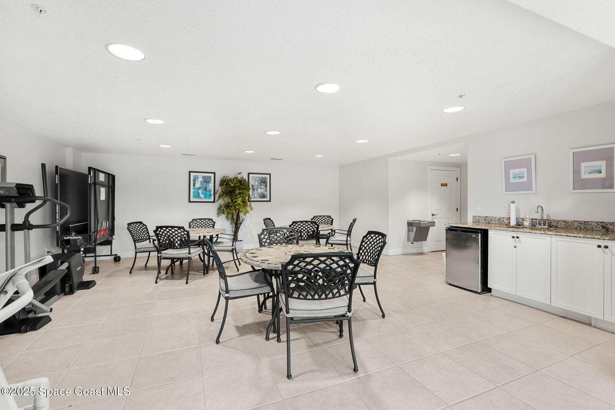 225 N Atlantic Avenue, 603