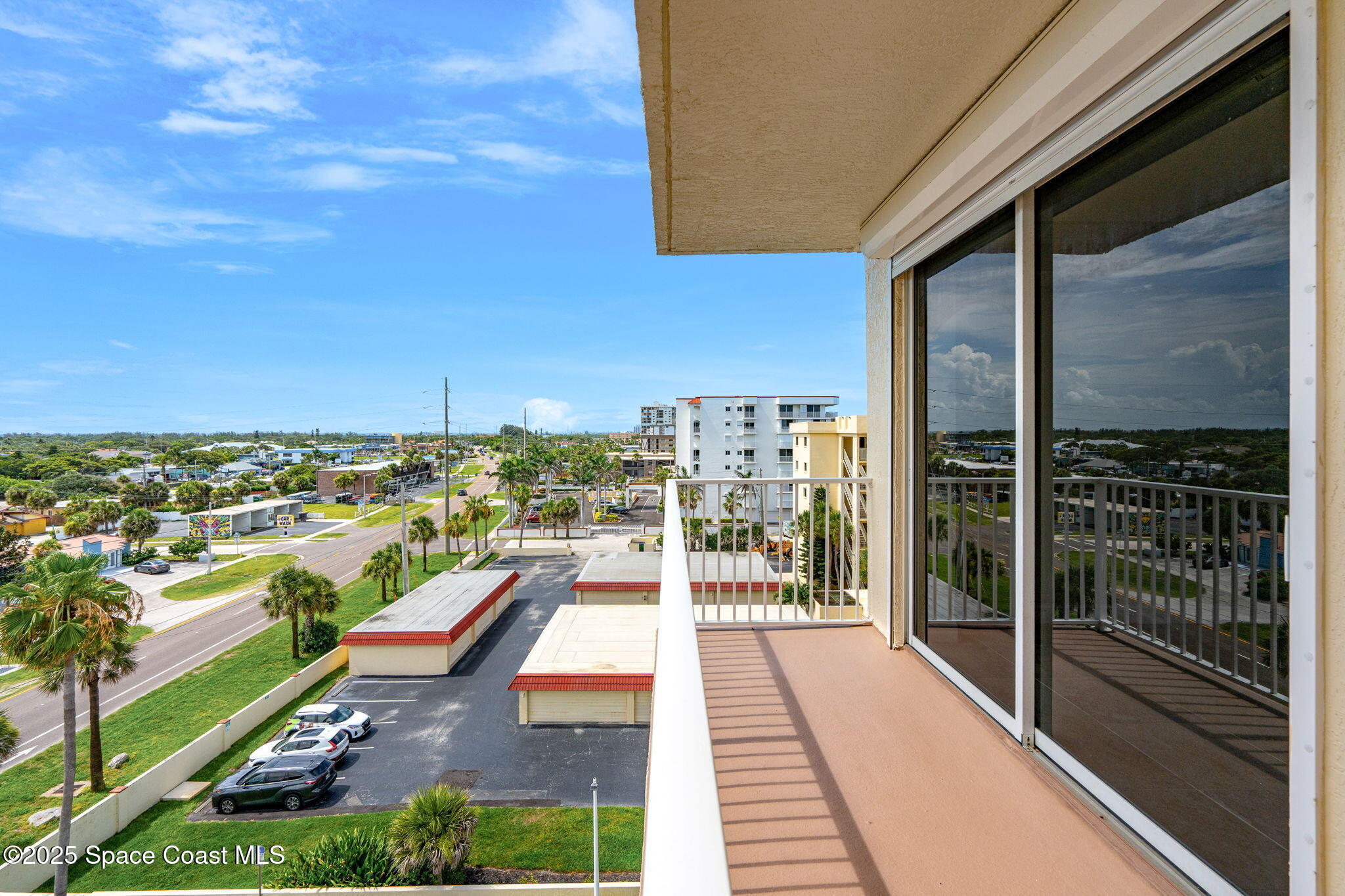 225 N Atlantic Avenue, 603