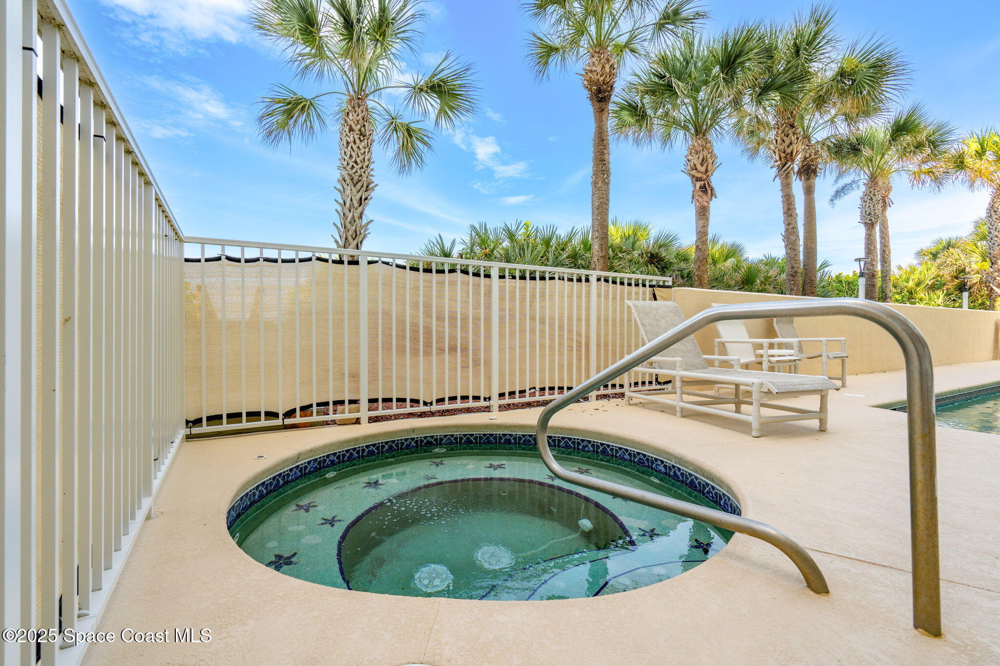 225 N Atlantic Avenue, 603