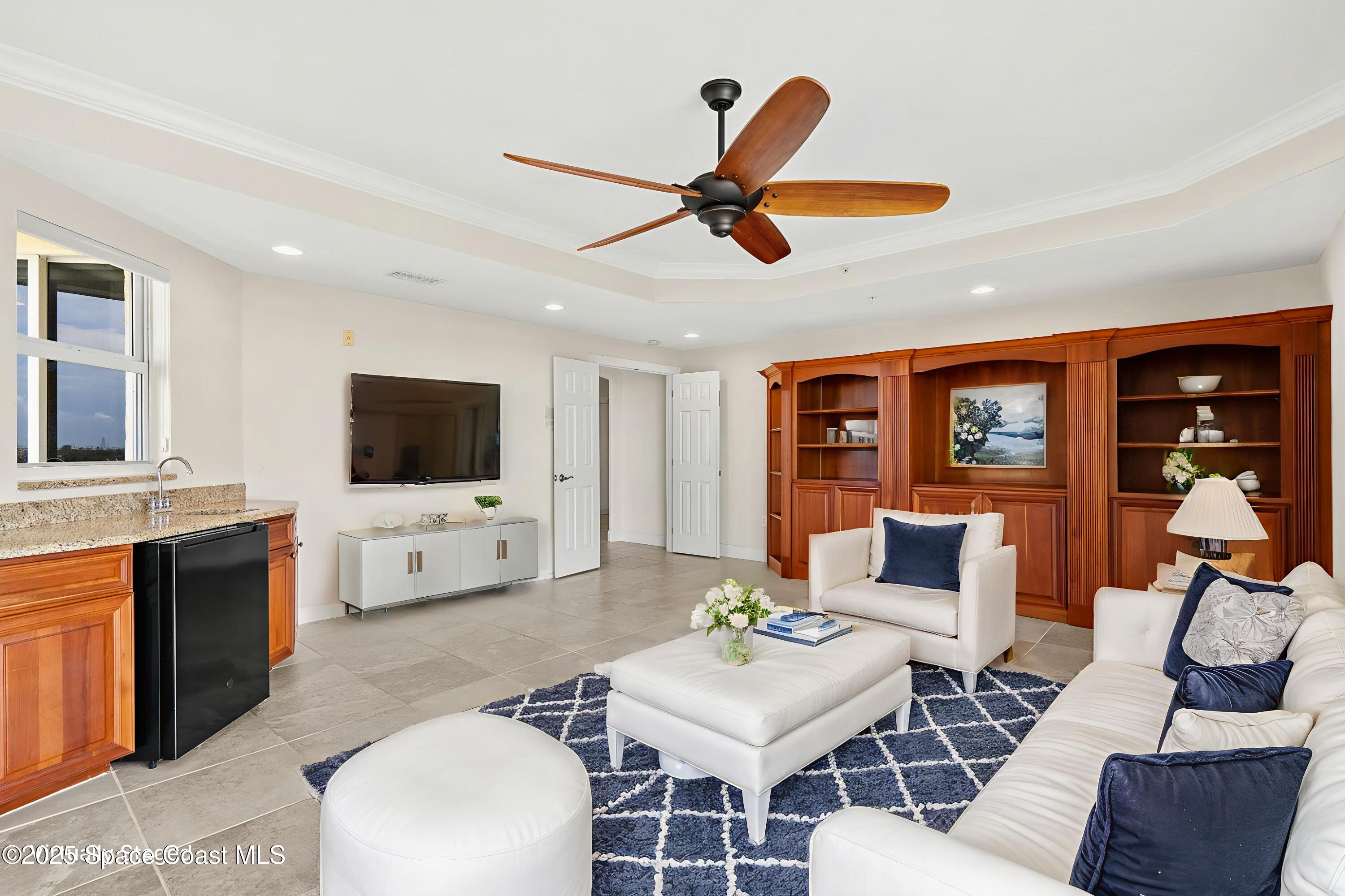 225 N Atlantic Avenue, 603