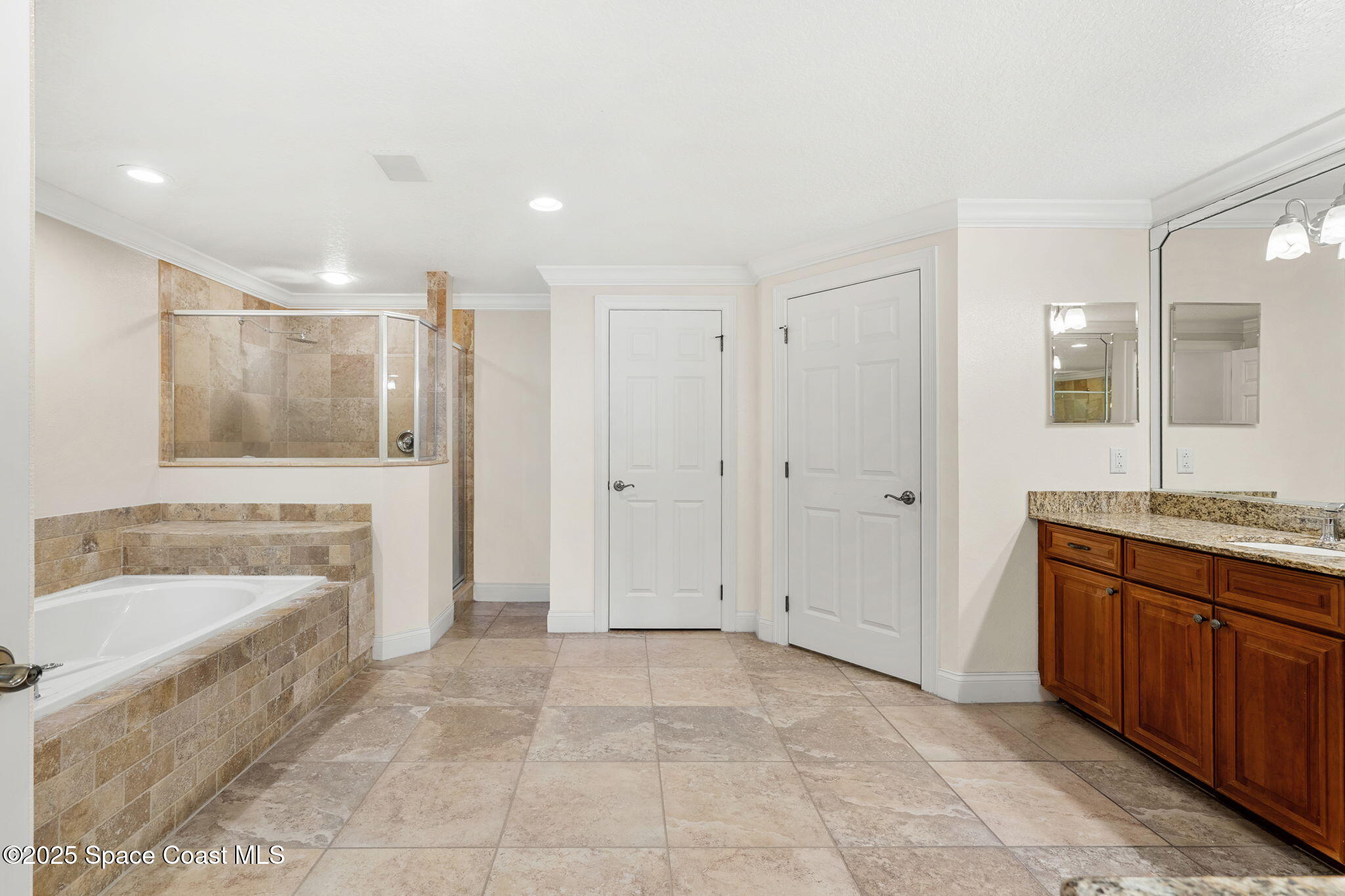 225 N Atlantic Avenue, 603