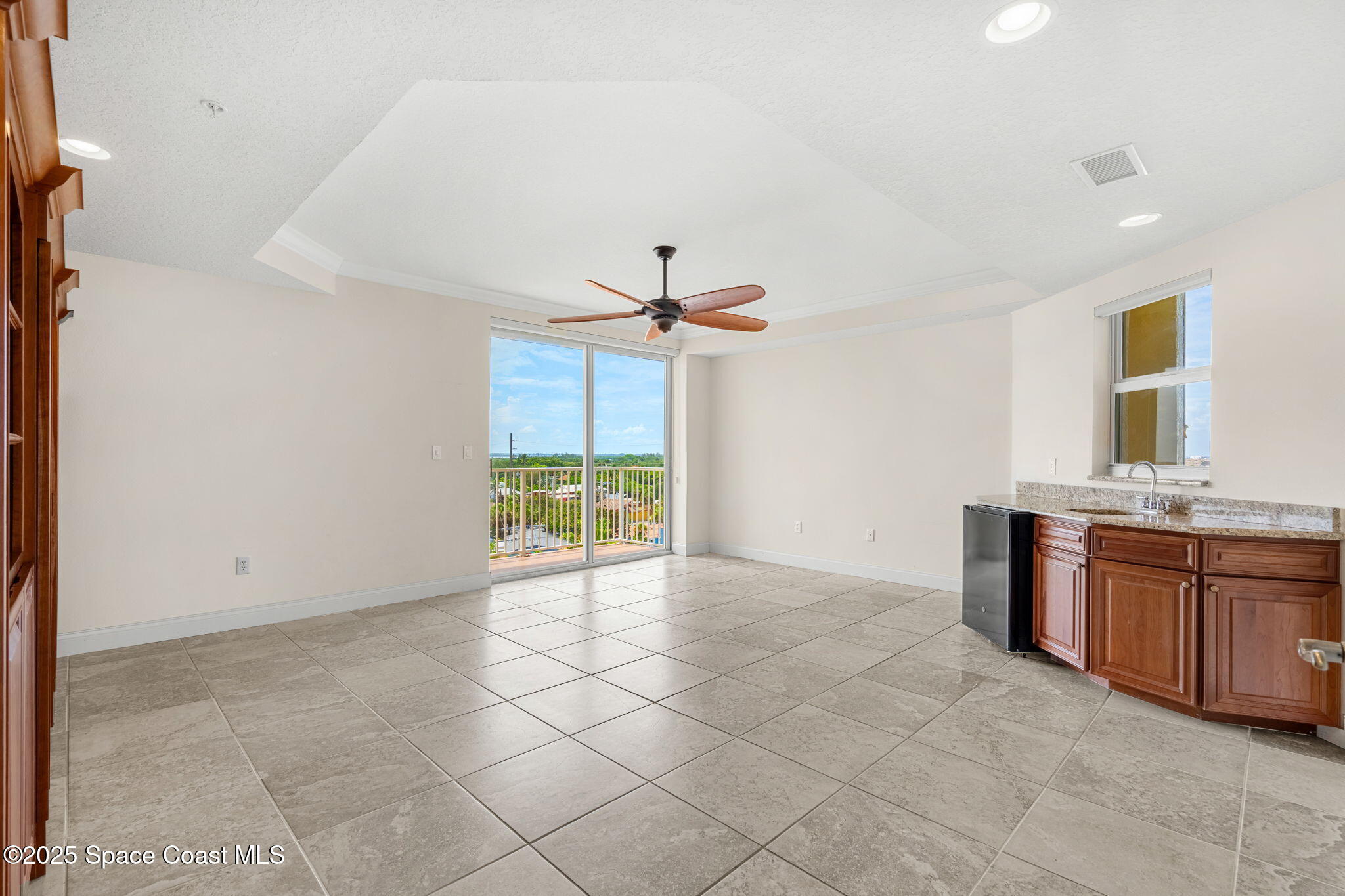 225 N Atlantic Avenue, 603