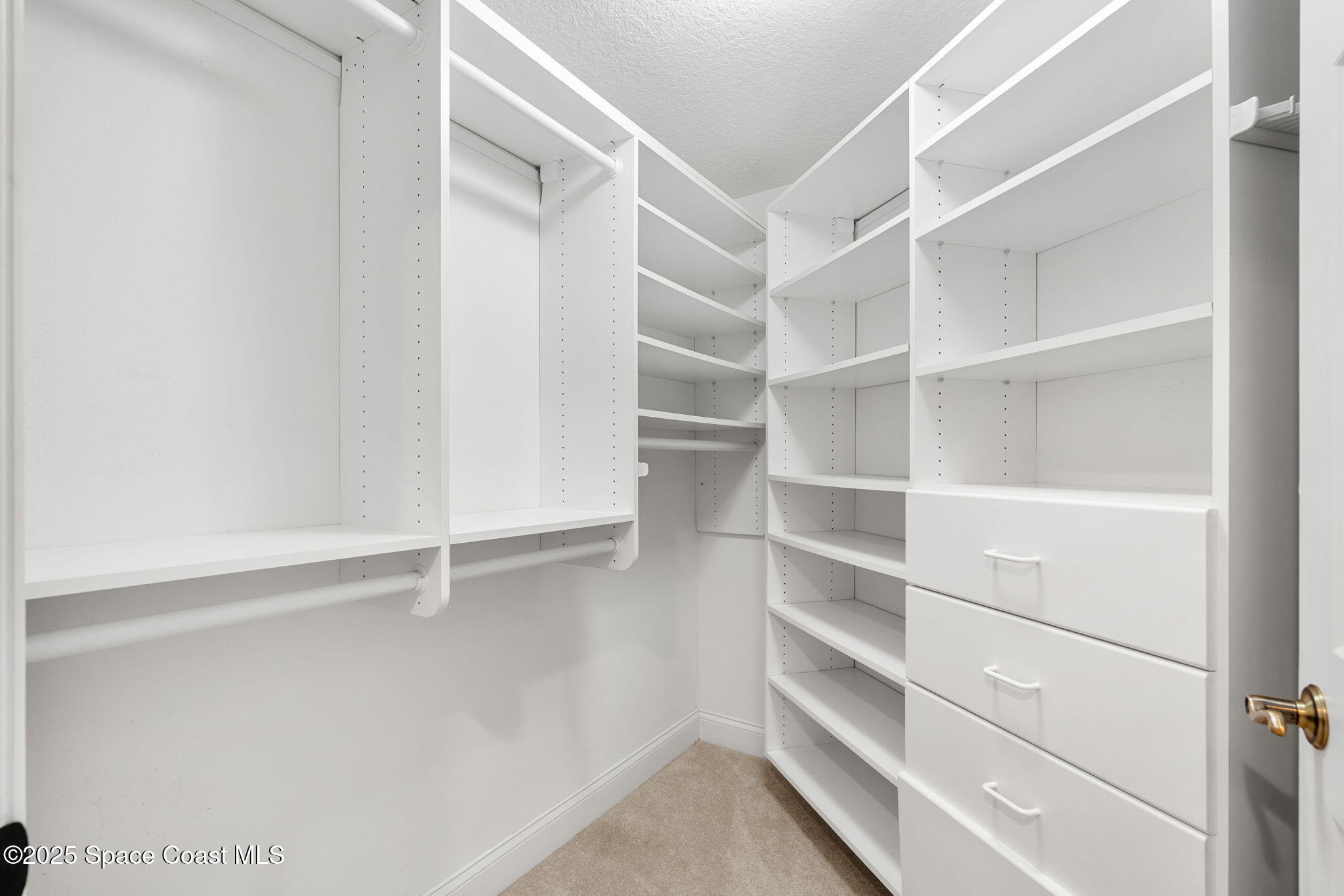 225 N Atlantic Avenue, 603
