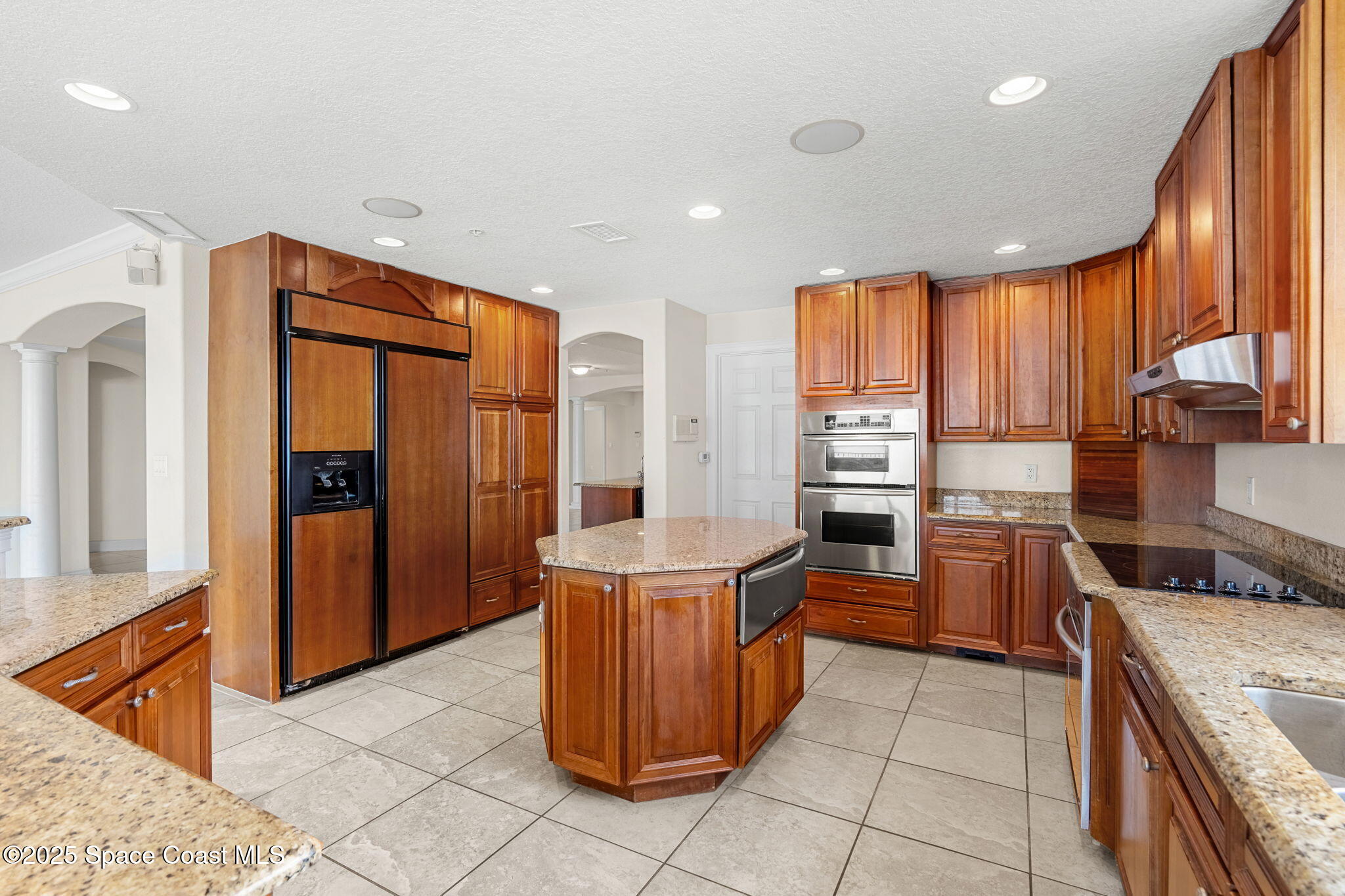 225 N Atlantic Avenue, 603
