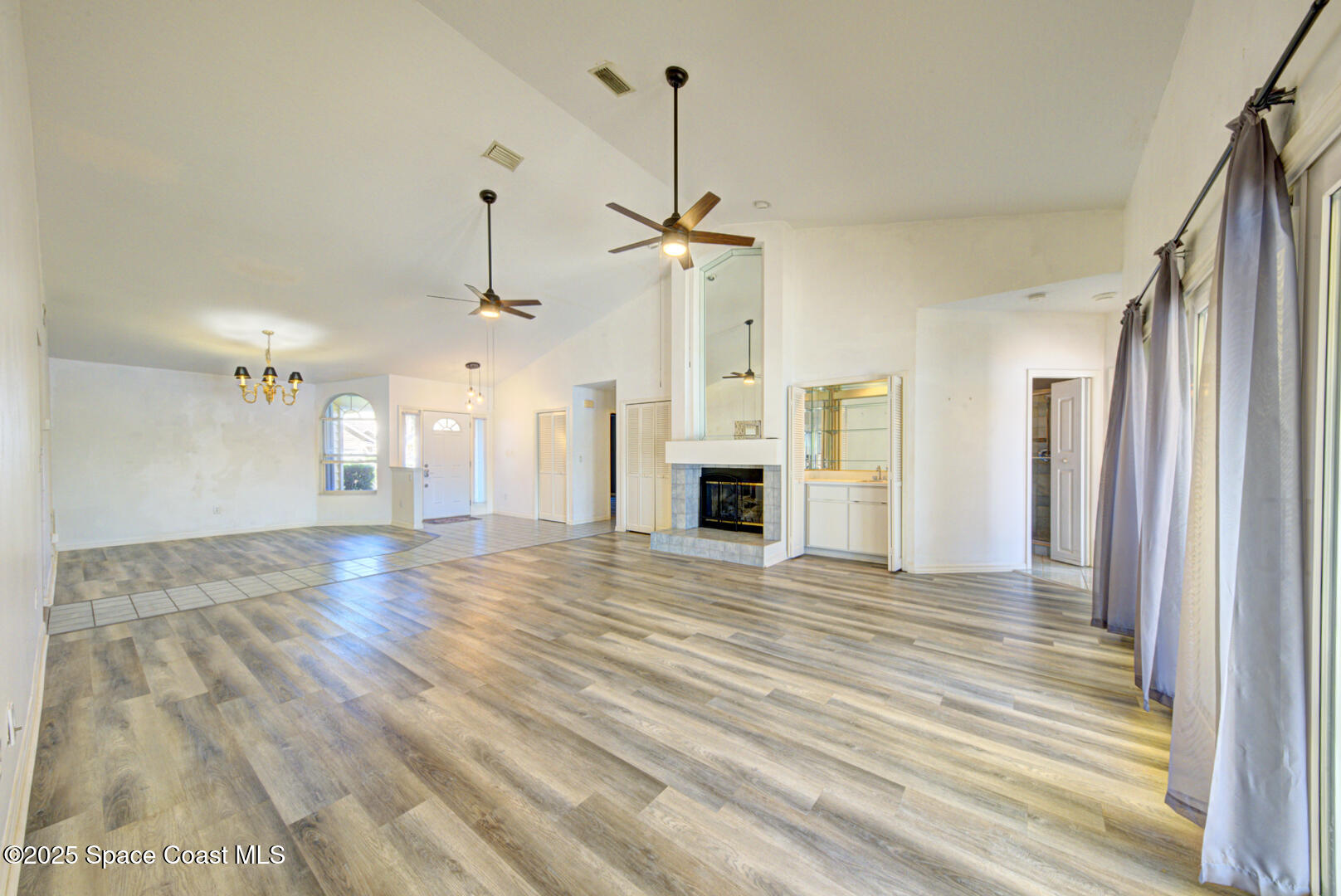 635 Dawson Drive, Melbourne