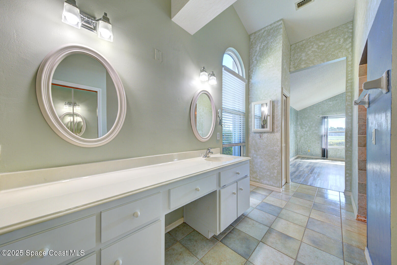 635 Dawson Drive, Melbourne