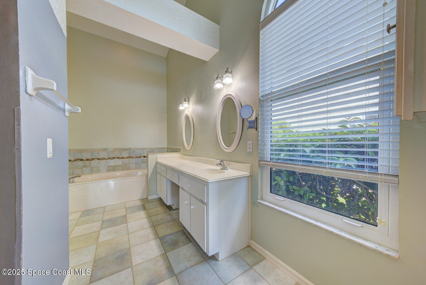 635 Dawson Drive, Melbourne