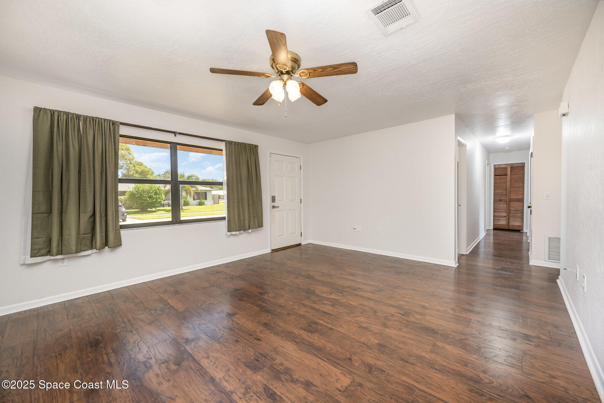 2211 Longbow Road