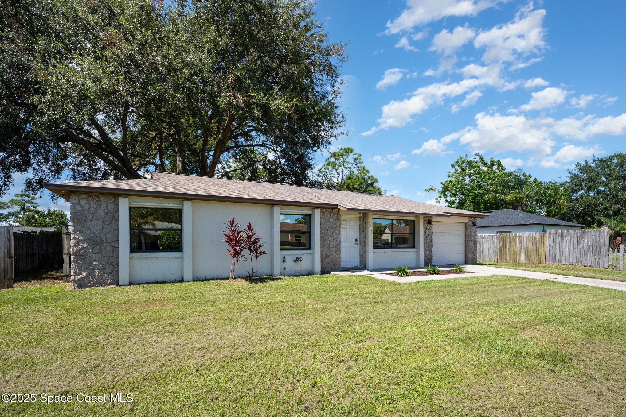2211 Longbow Road